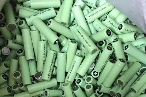 哈尔滨蓄电池回收厂家|收购钴酸锂电池公司